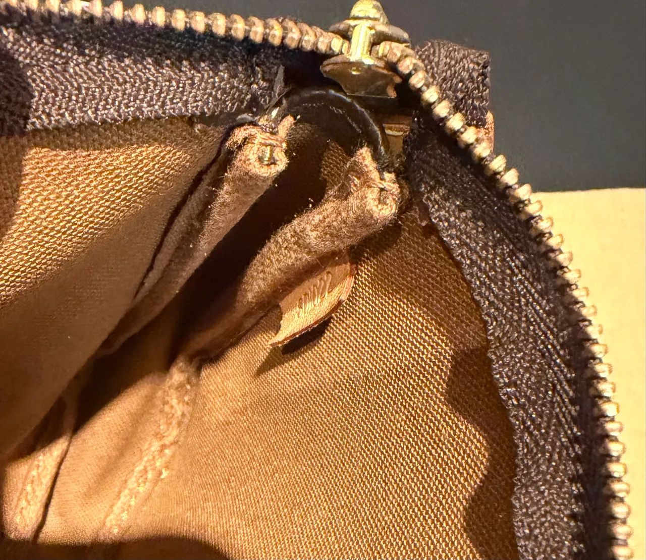 Bolsa Louis Vuitton Pochette Accessoires Original Monogram 2002 - Foto 4