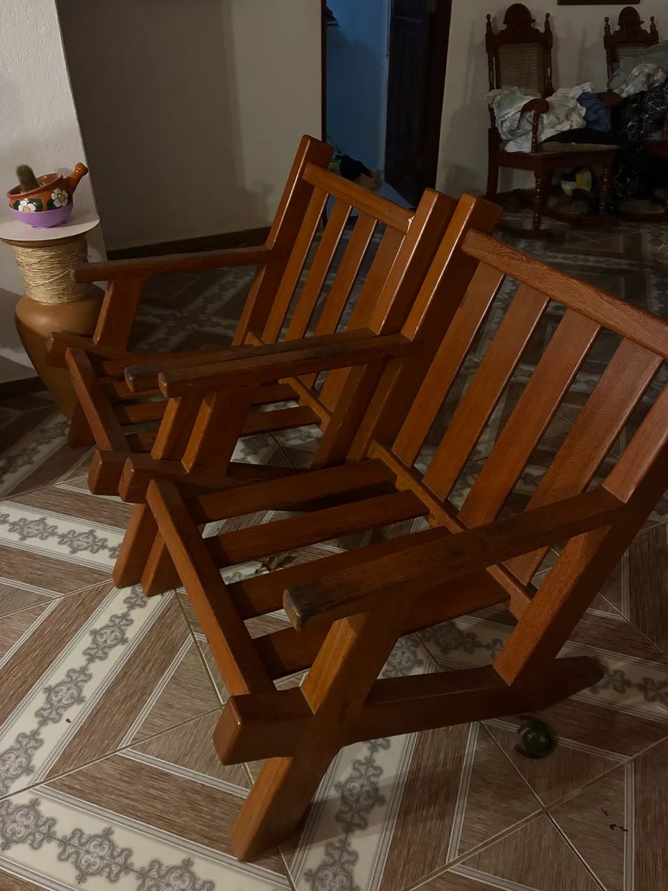 Conjunto Sofá de Madeira + 2 Poltronas - Rústico e Resistente - Foto 3