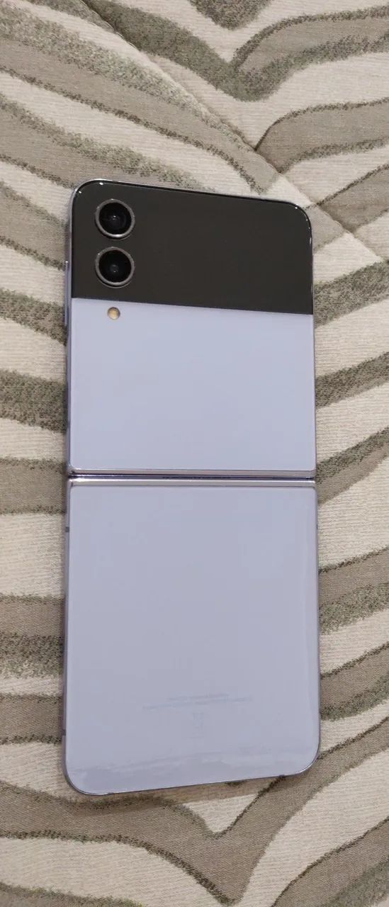 Celular Samsung Flip 4 usado  - Foto 2