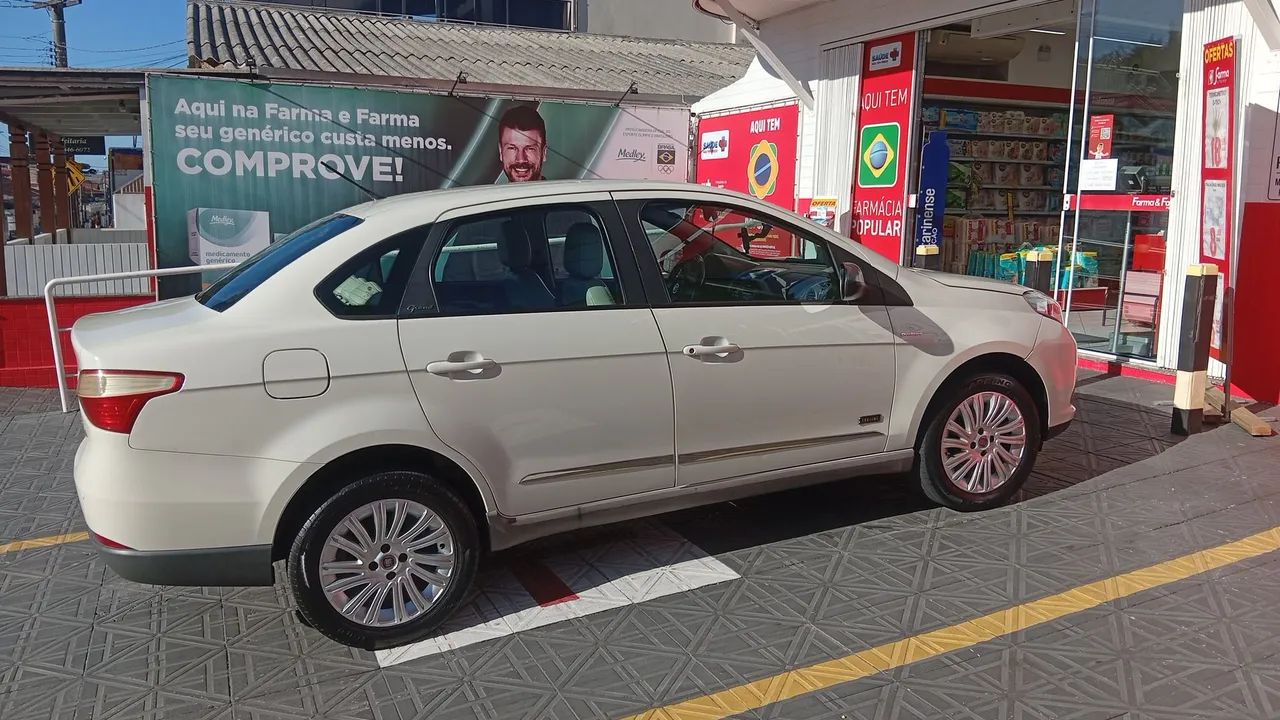 Fiat Grand Siena Grand Siena ESSEN.SUBLIME Dual. 1.6 Flex 2014