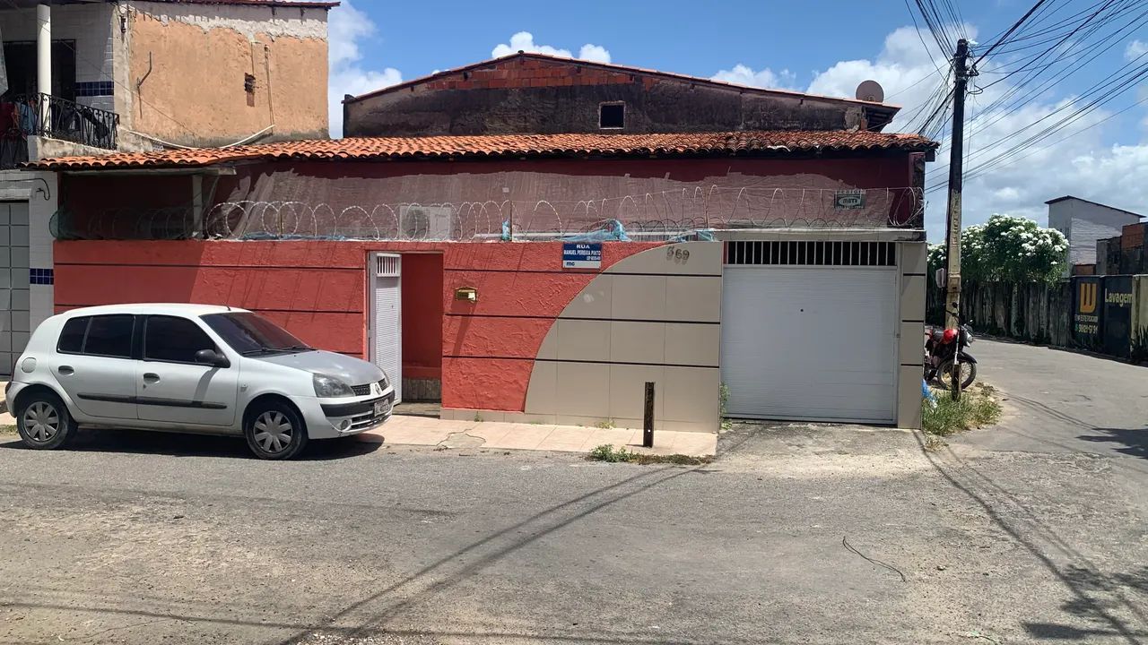 Excelente  Casa no Antonio Bezerra com 3 quartos e garagem para 2 carros.