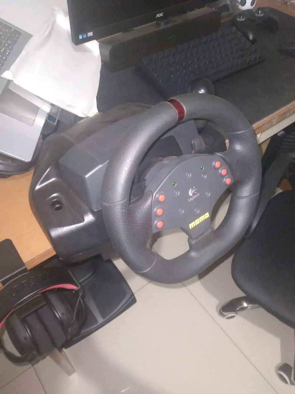 Volante Logitech Momo Racing - Foto 2