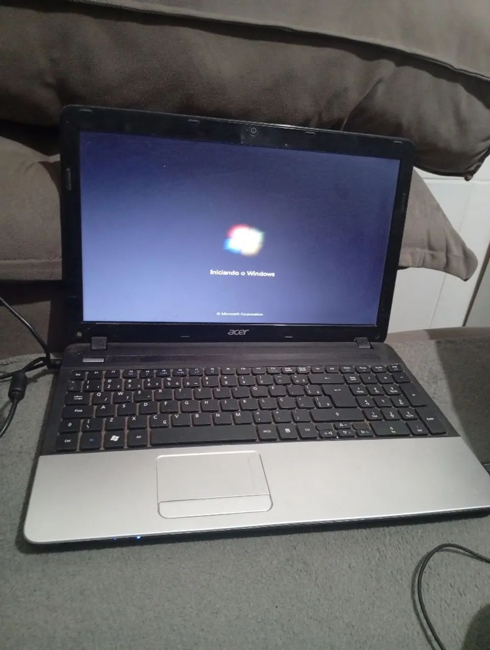 Notebook ACER tem detalhes mais funciona normal
