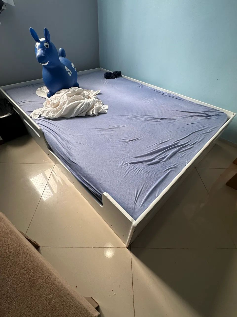 Vendo cama baixa 