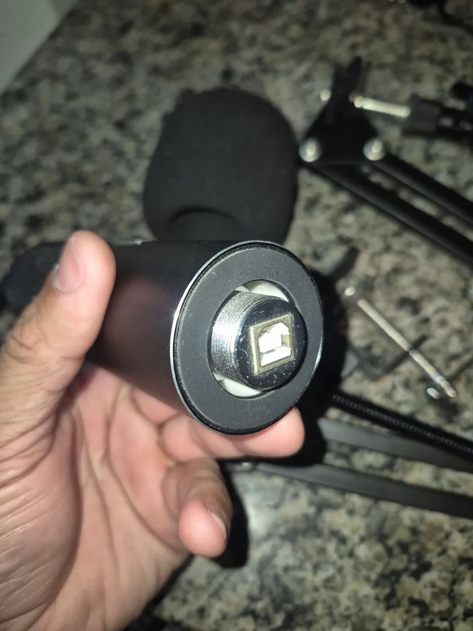 Microfone Redragon GM300 com braço articulado. - Foto 4