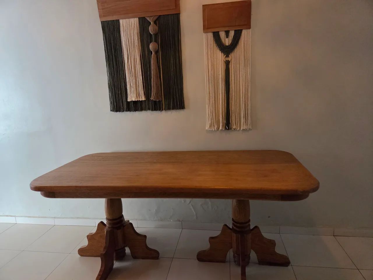 Vendo mesa de madeira torneada. - Foto 2