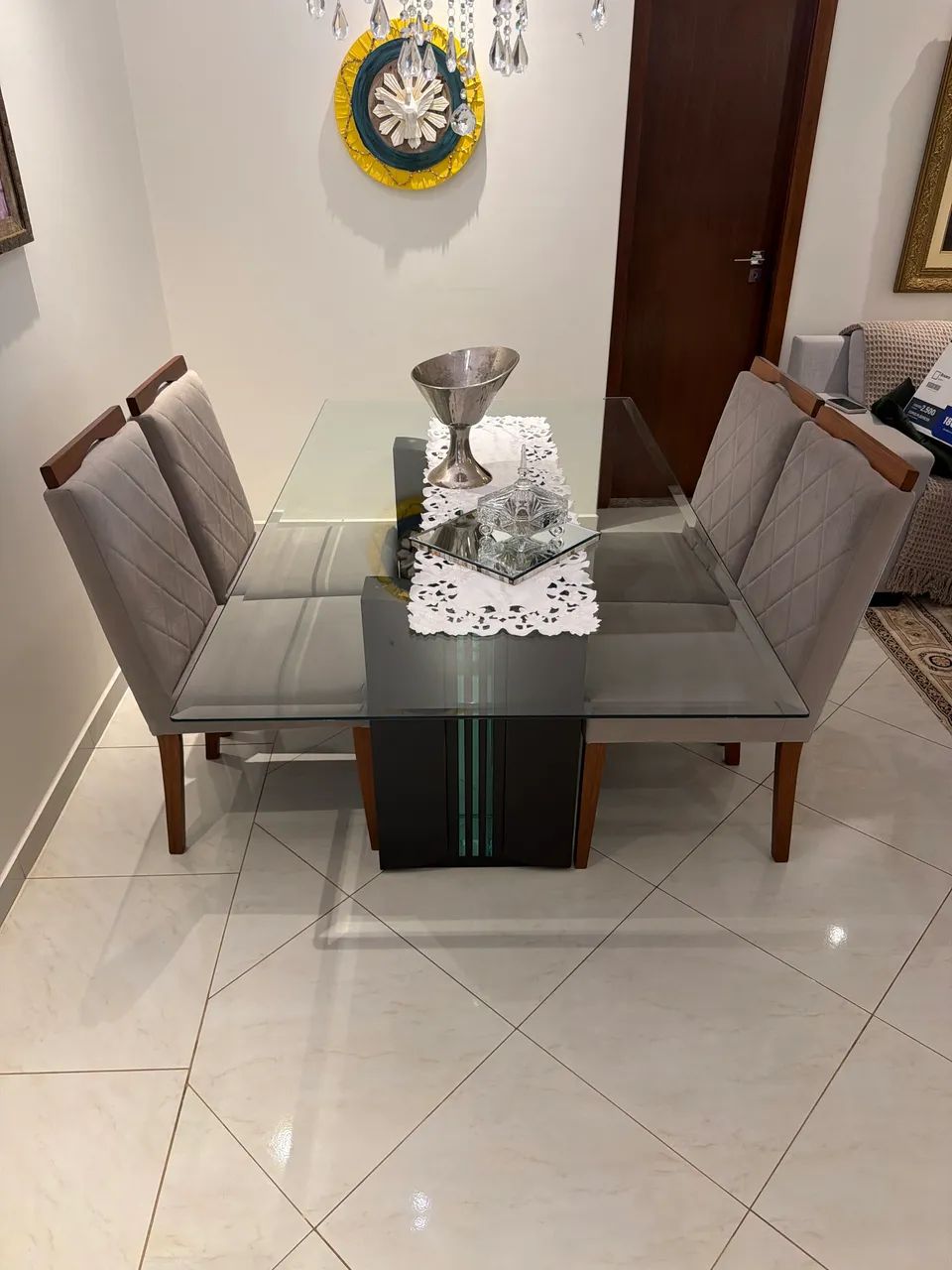 Mesa de Vidro com 4 cadeiras