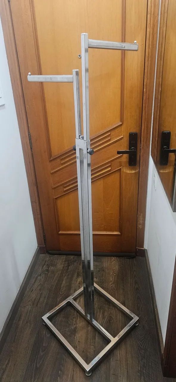 Arara de metal.  - Foto 2