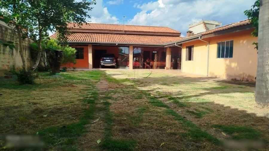 CASA 3 QUARTOS SENDO 2 SUITES GEORGE OETTRER