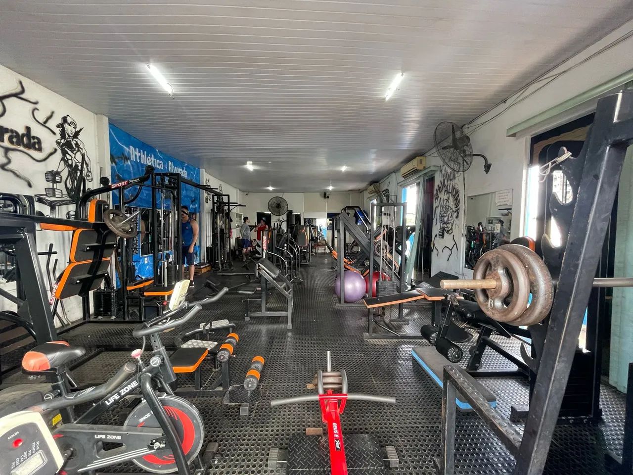 Prédio Comercial no Alvorada com Salão Amplo, Escritório e Academia - Foto 5