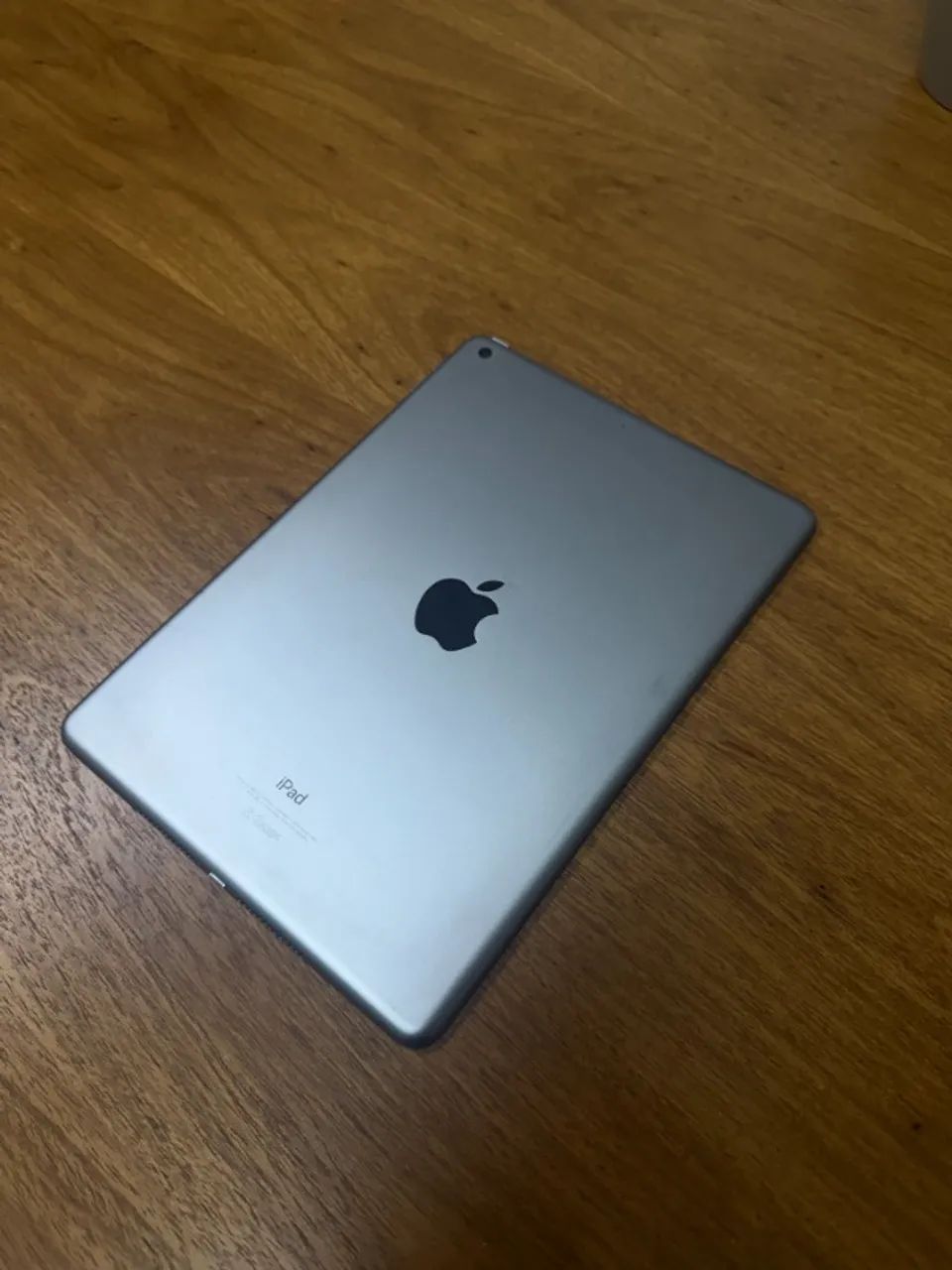 iPad 6ª Geração Wi-fi 32GB Silver Usado