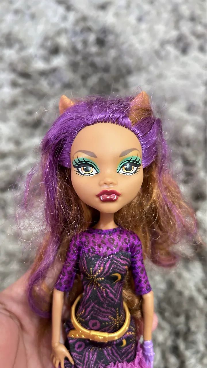Esta é a boneca Clawdeen Wolf da coleção Frights, Camera, Action!  - Foto 3