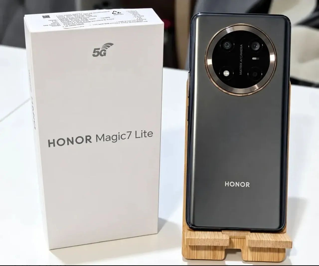 Celular Honor Magic 7 Lite 24gb e 512gb de armazenamento 