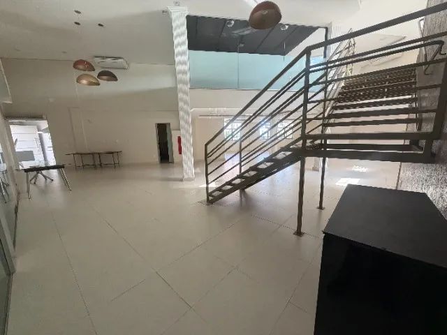 loja comercial reformada, no nível da rua, com aproximadamente 400m² e 2 pavimentos. - Foto 2