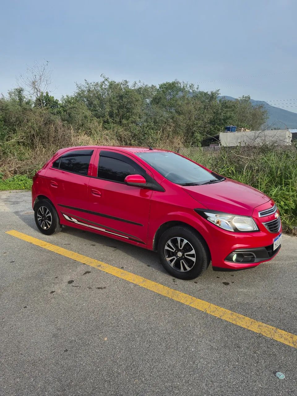 Chevrolet Onix Hatch LT 1.0 8V Flex Power Mec. 4P 2014 - Foto 3