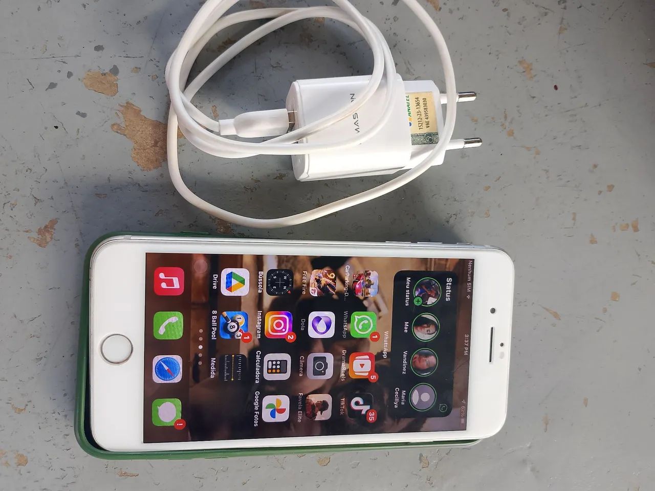 Vendo iPhone 07 plus, com carregador. - Foto 3