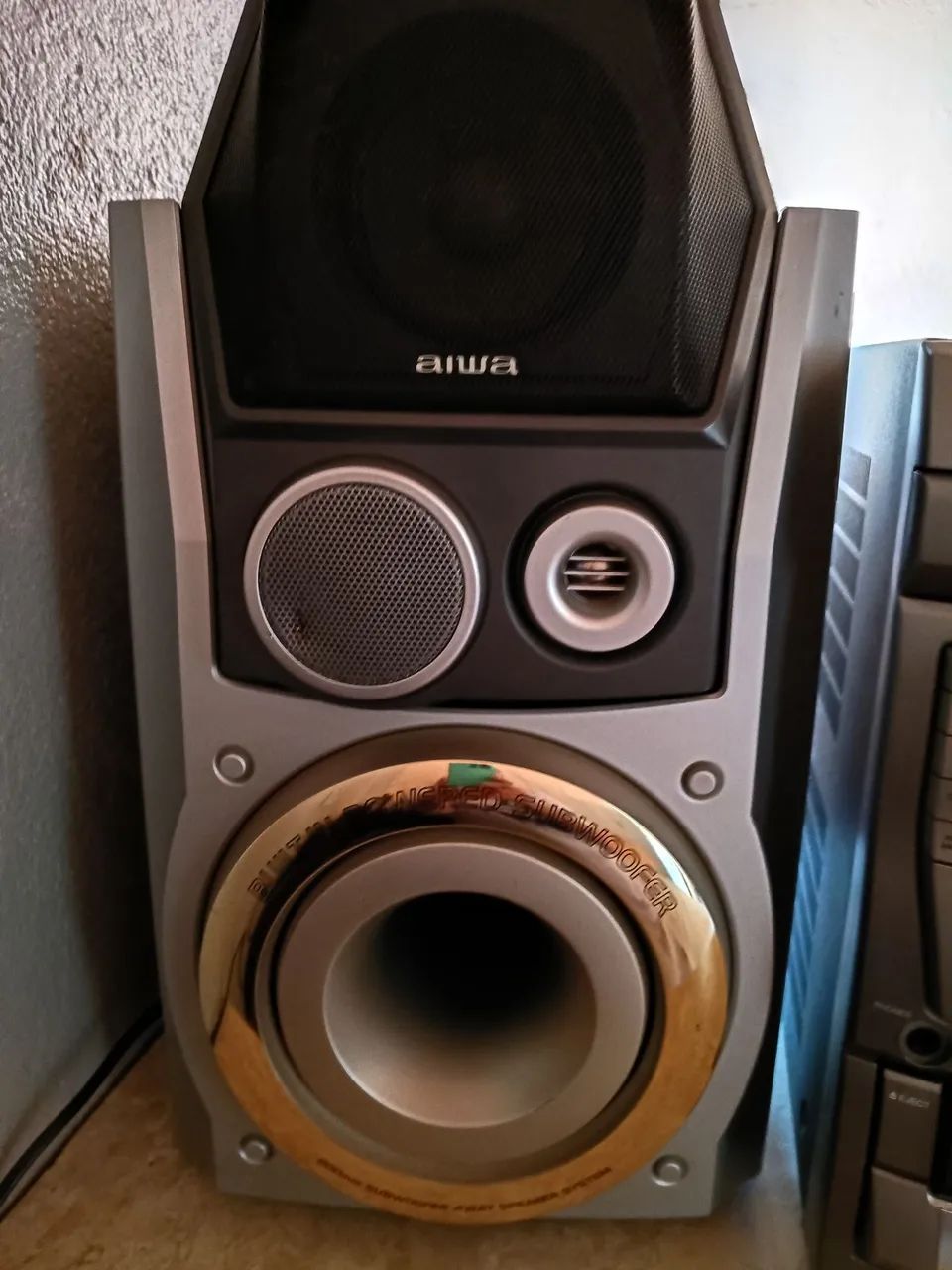 Caixas de som aiwa T 99