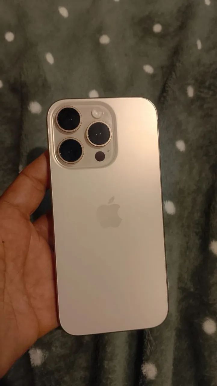iPhone 16 PRO Dourado 3.900