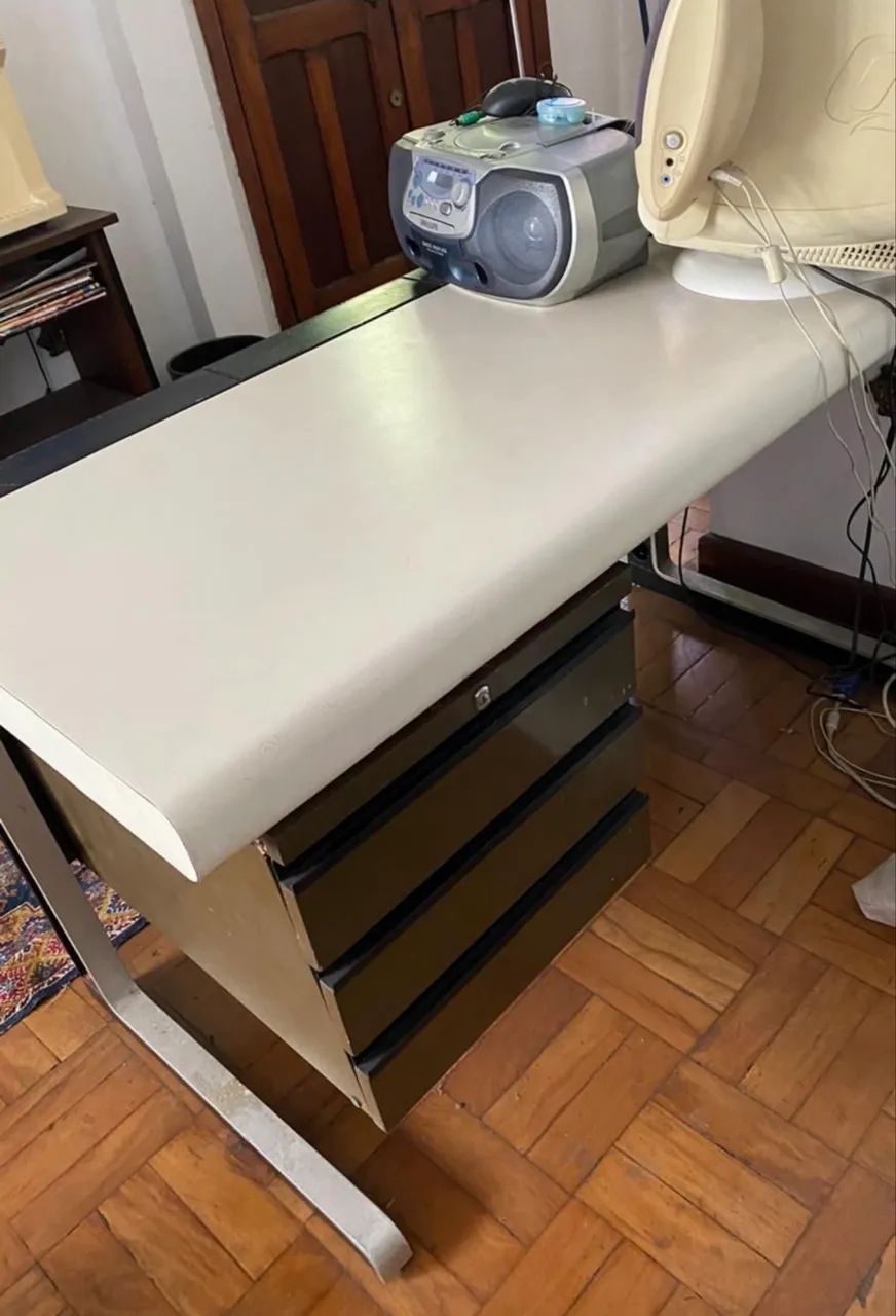 Vendo 4 mesas p retirar - Foto 3