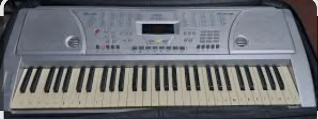 Vende teclado musical funcionando bem 