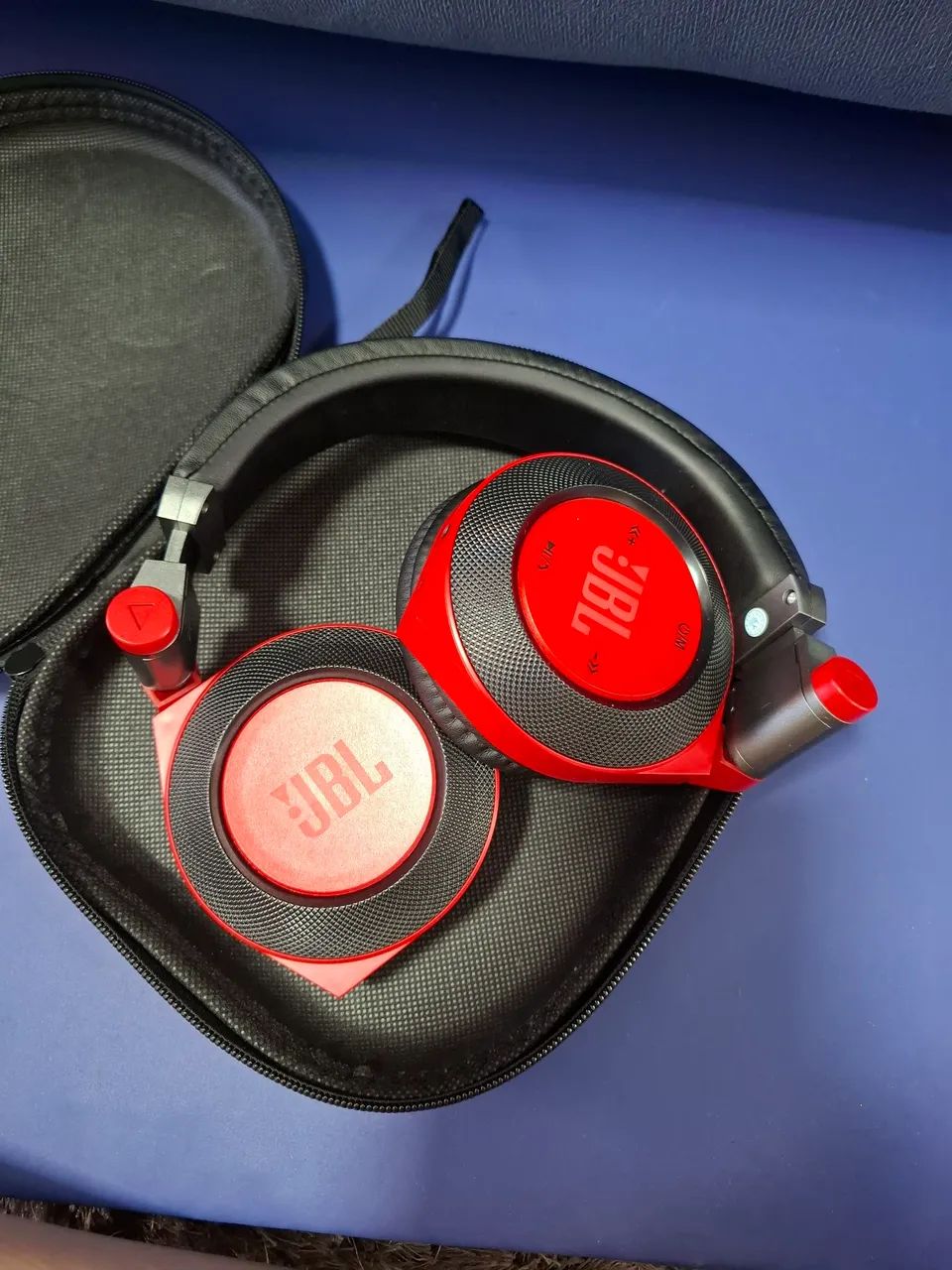Fone de ouvido JBL E50 BT - Foto 2