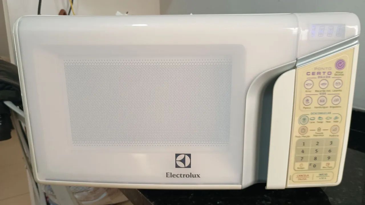 Forno Microondas Eletrolux de 27 litros