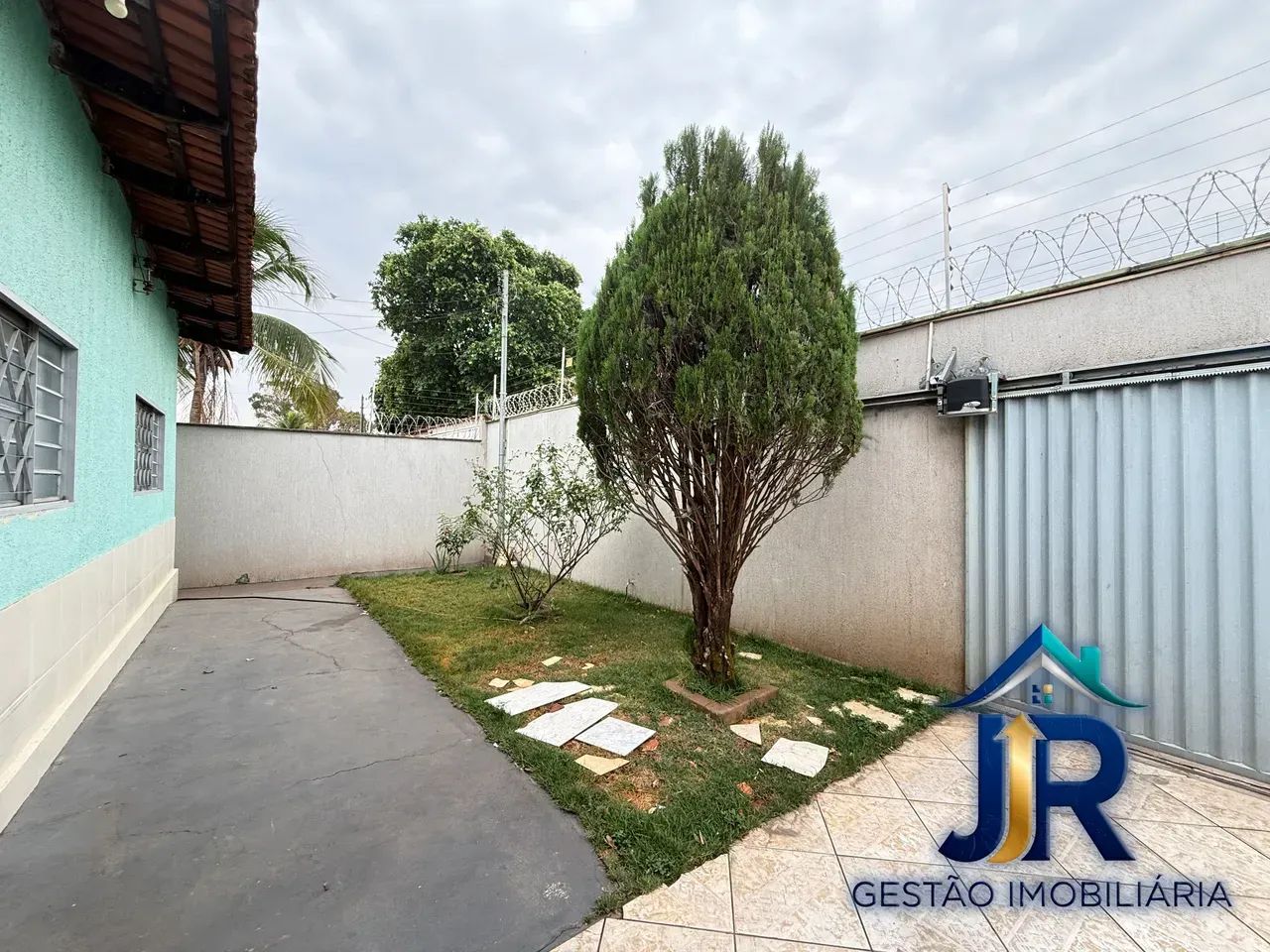 Casa com 4 quartos no Setor Santos Dumont - Goiânia - GO - Foto 2