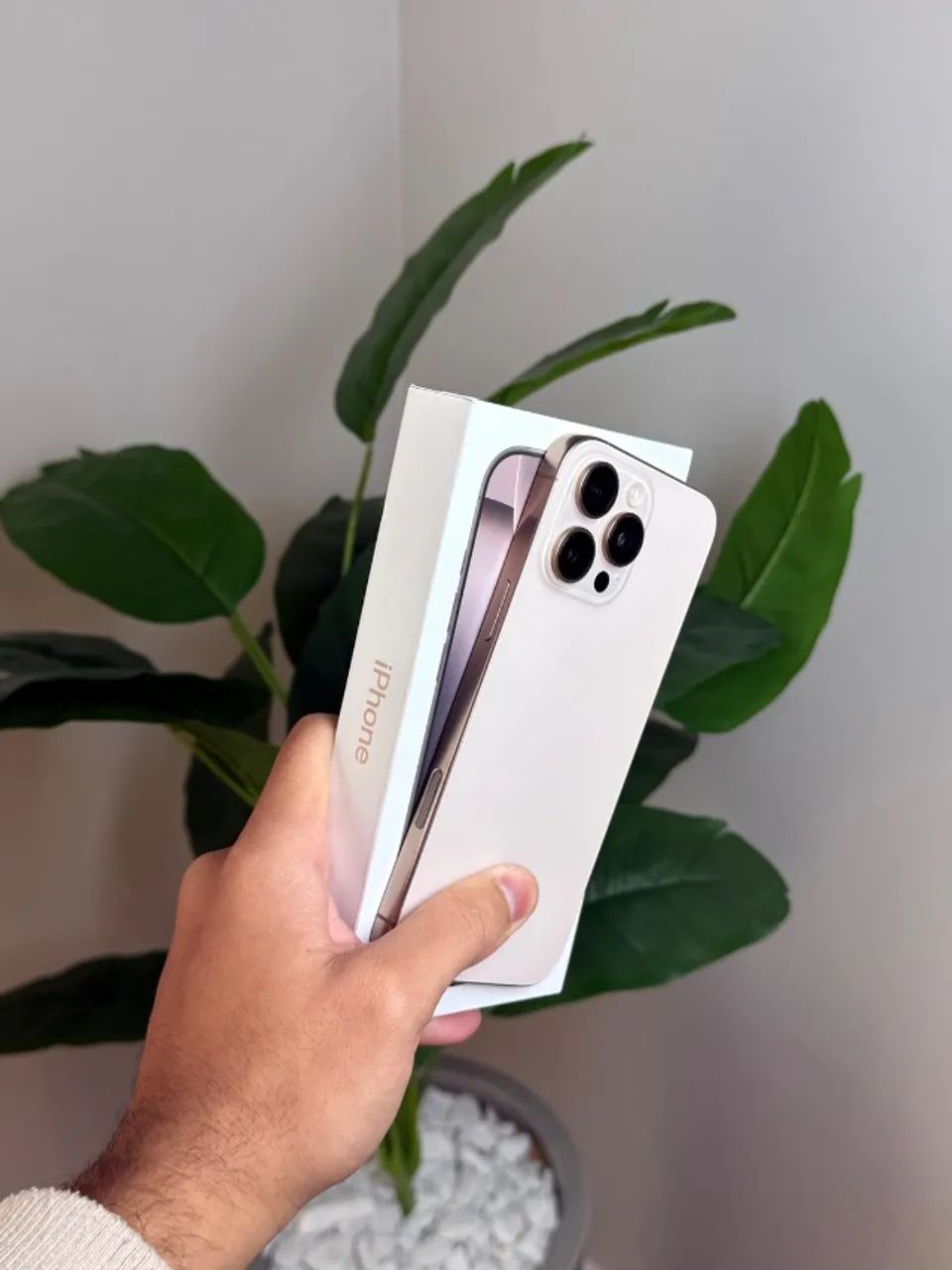 iPhone 16 Pro Max 256GB - Desert - Foto 3