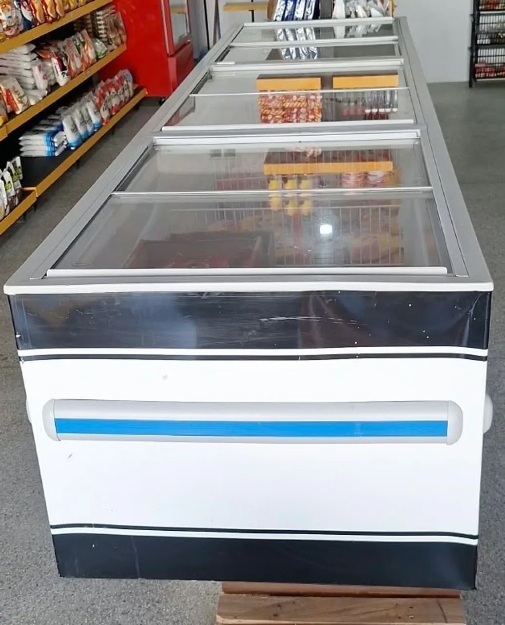 Vendo ilha de 3 metros super nova, com  220 voltagem  - Foto 2
