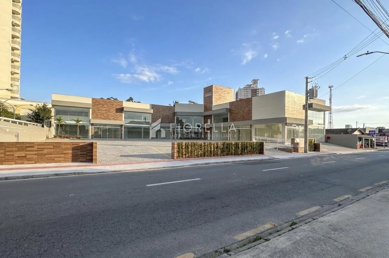 Excelente loja com área de 329 m² e mezanino de 122 m² no Centro de Palhoça. - Foto 3
