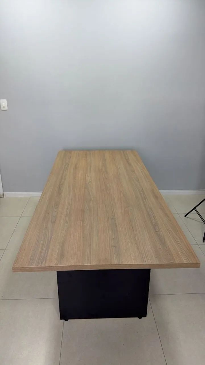 Mesa de Reunião para Escritório Tampo 40mm I Pé Painel - Geeb - Entrega Rápida  - Foto 6