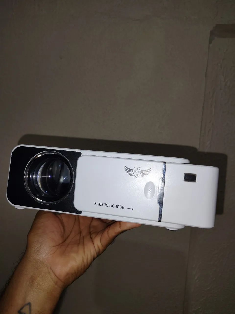 Projetor LED Home Cinema - Filme, YouTube e mais!