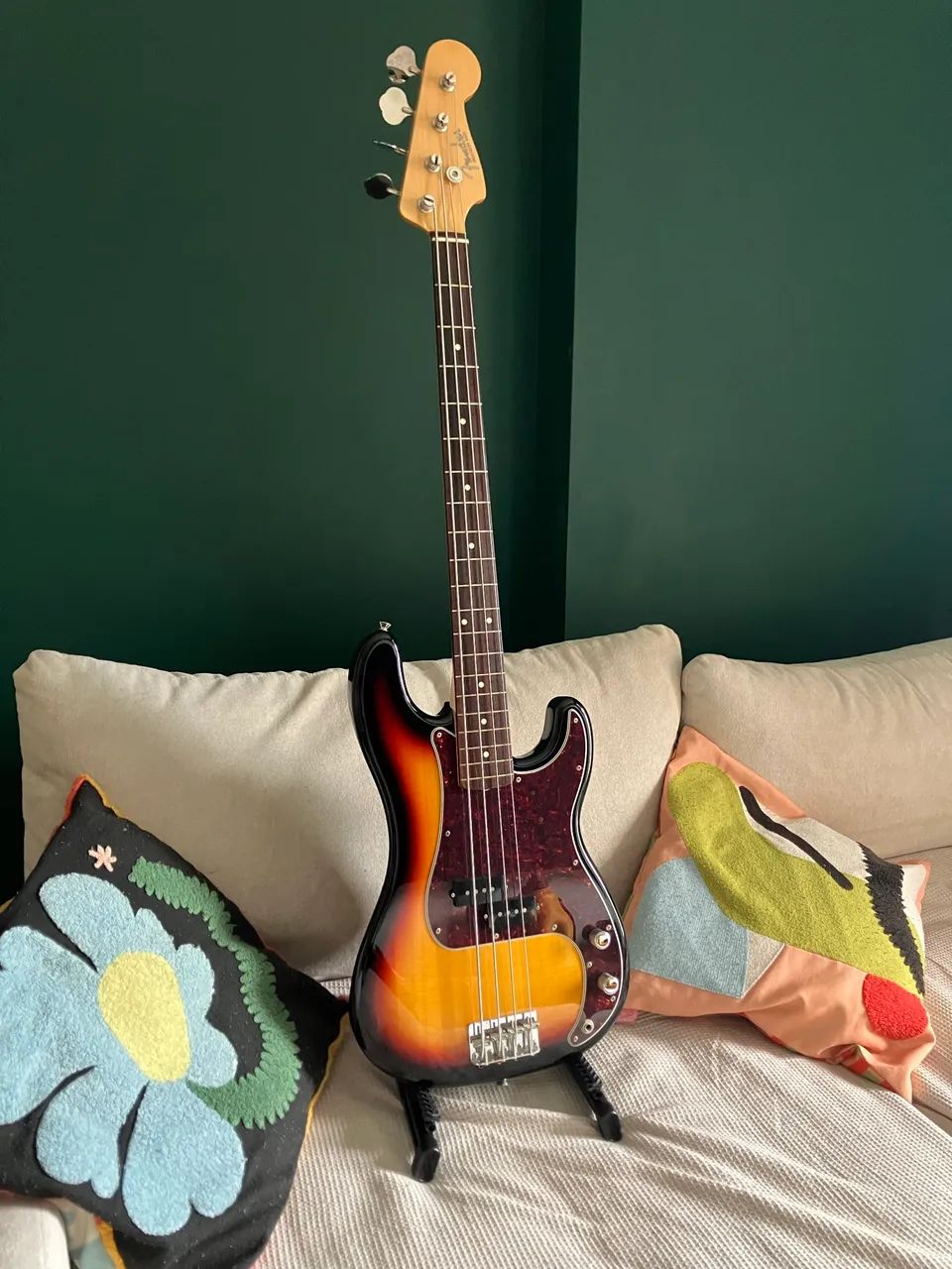 Baixo Fender Precision MIJ 2023
