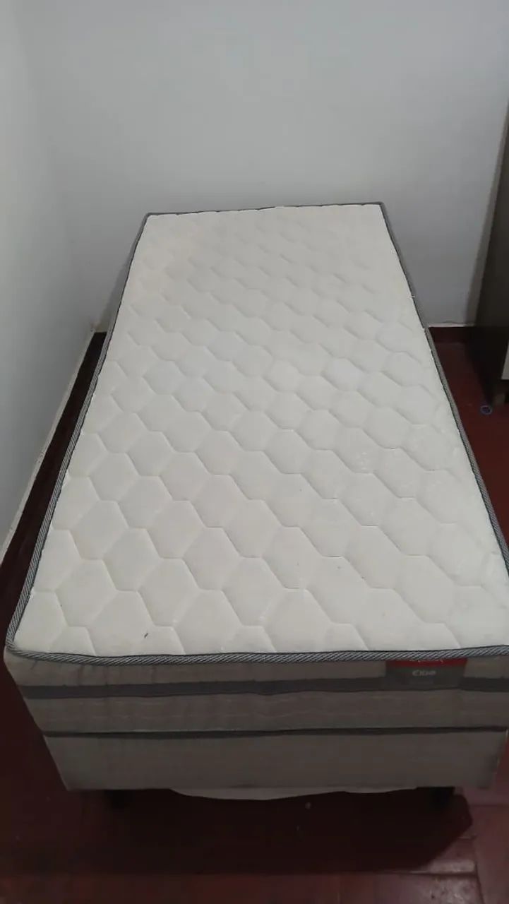 Cama box solteiro + outra cama auxiliar 