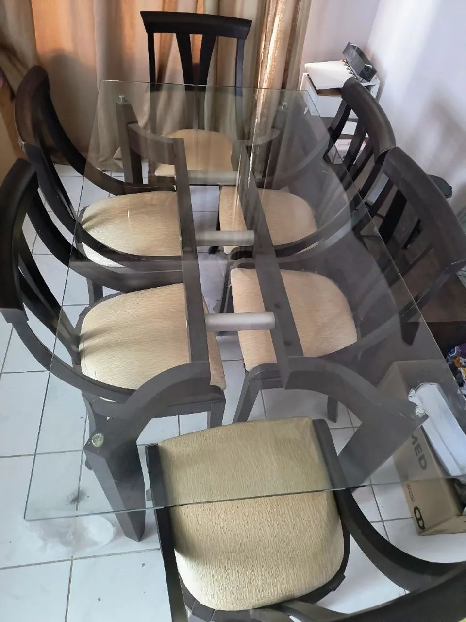 Mesa de 6 lugares com tampo de vidro - Foto 3