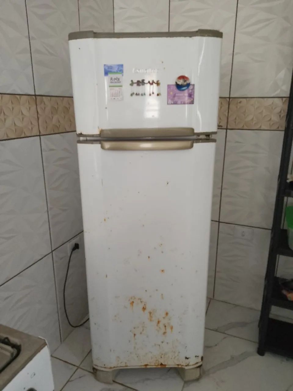 Geladeira conservada 