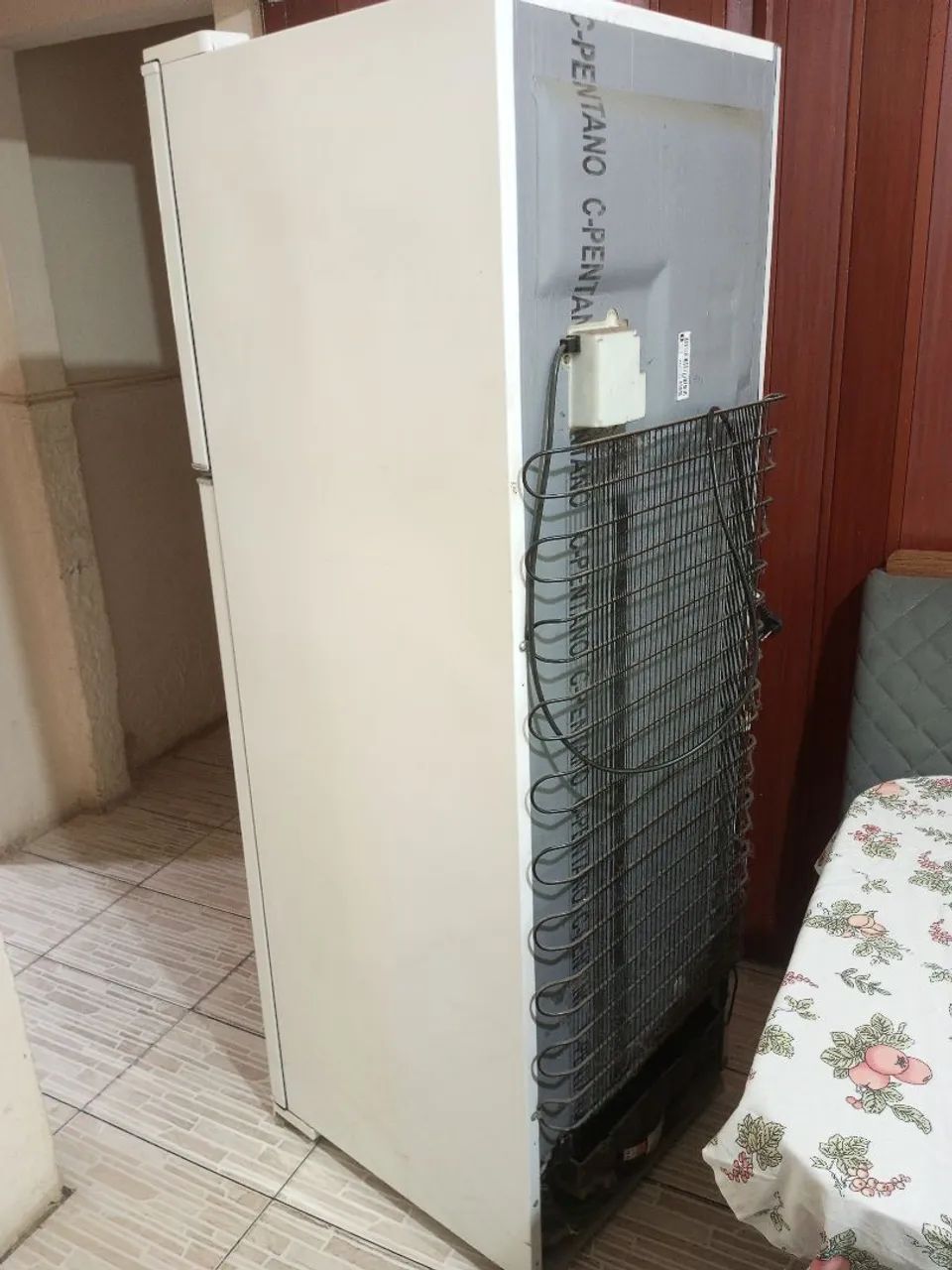 Vendo geladeira semi-nova. - Foto 4