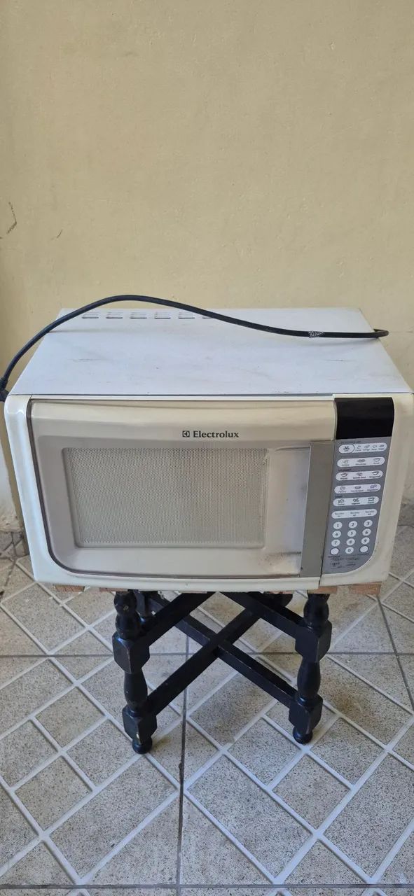 Micro-ondas Electrolux Com Defeito R$100,00 Reais  - Foto 3