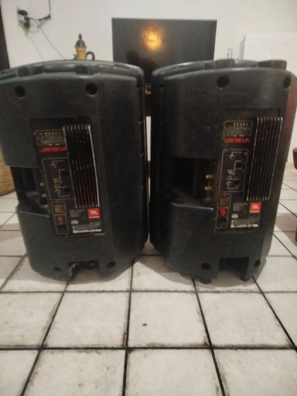 Vendo duas Caixa Ativa JBL JS151A usadas , whats *valor 2,500 as