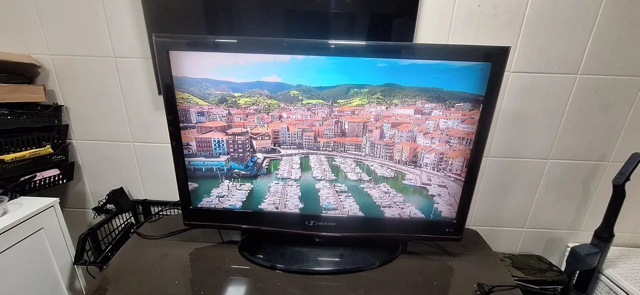 Tv hbuster 42 polegadas não e smartv  - Foto 3