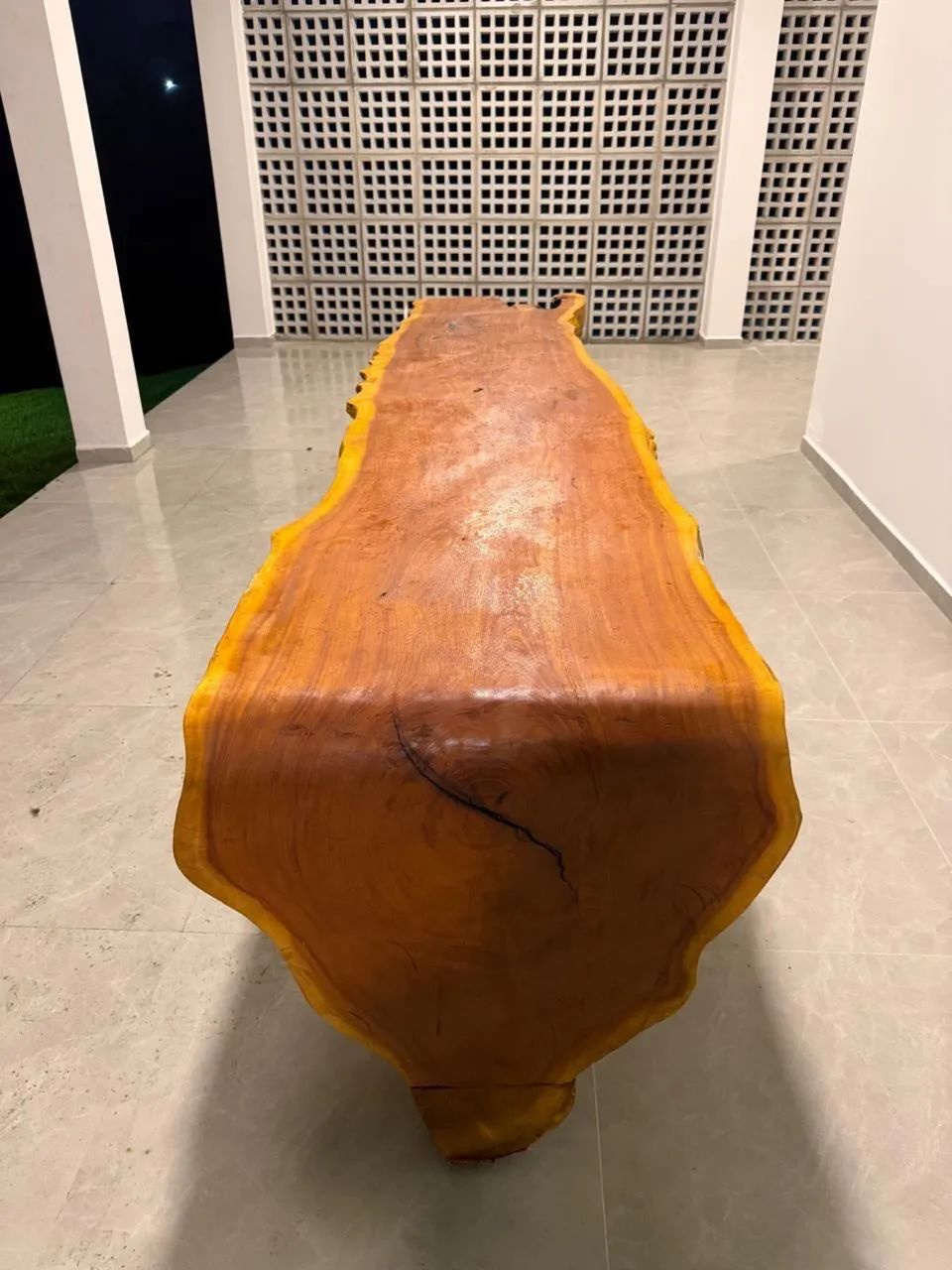 ? Mesa Rústica em Madeira Maciça - Peça Exclusiva de Tronco Inteiro - Foto 2