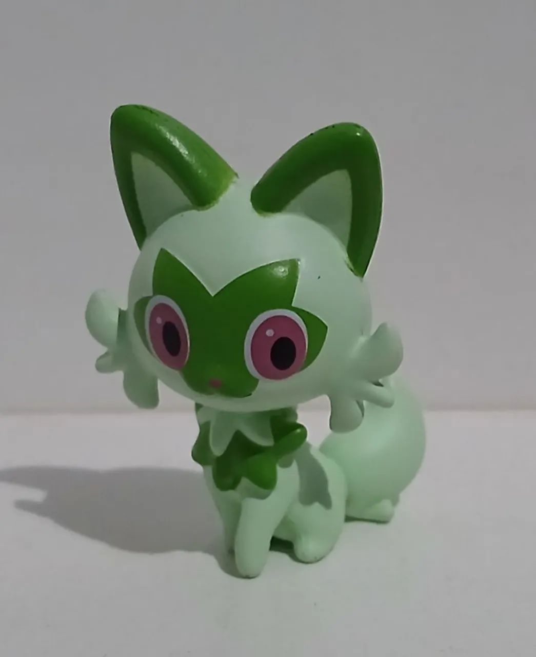 BONECO ACTION FIGURE MINIATURA POKEMON SPRIGATITO