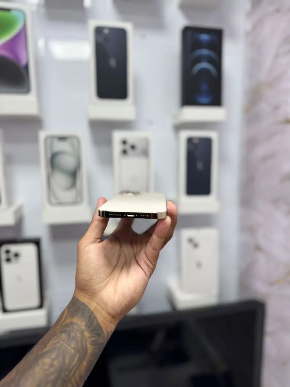 IPHONE 13 PRO 128GB GOLD<br>R$ 2.650,00 - Foto 3
