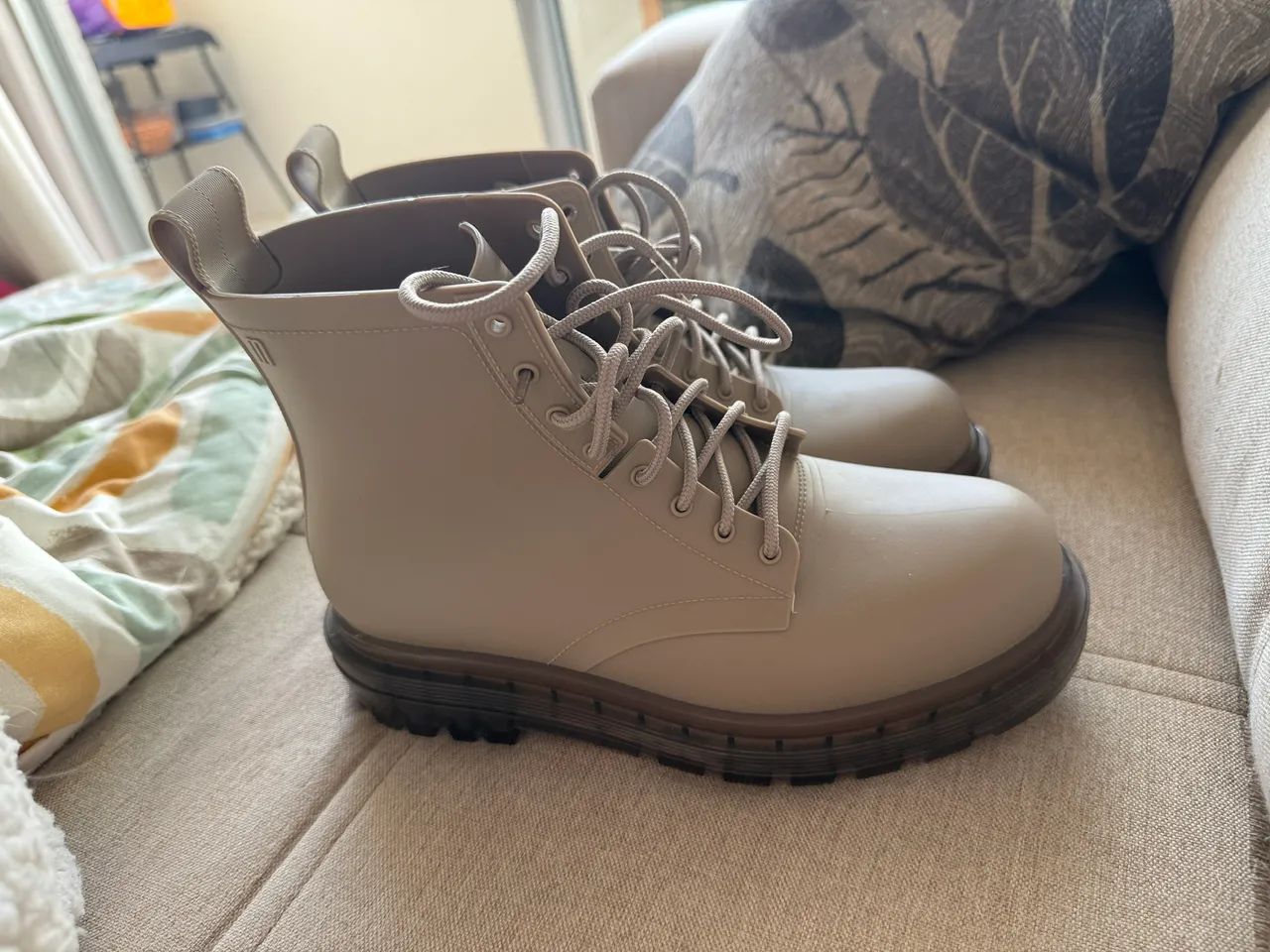 Coturno Bota Melissa NUNCA FOI USADA - Foto 4