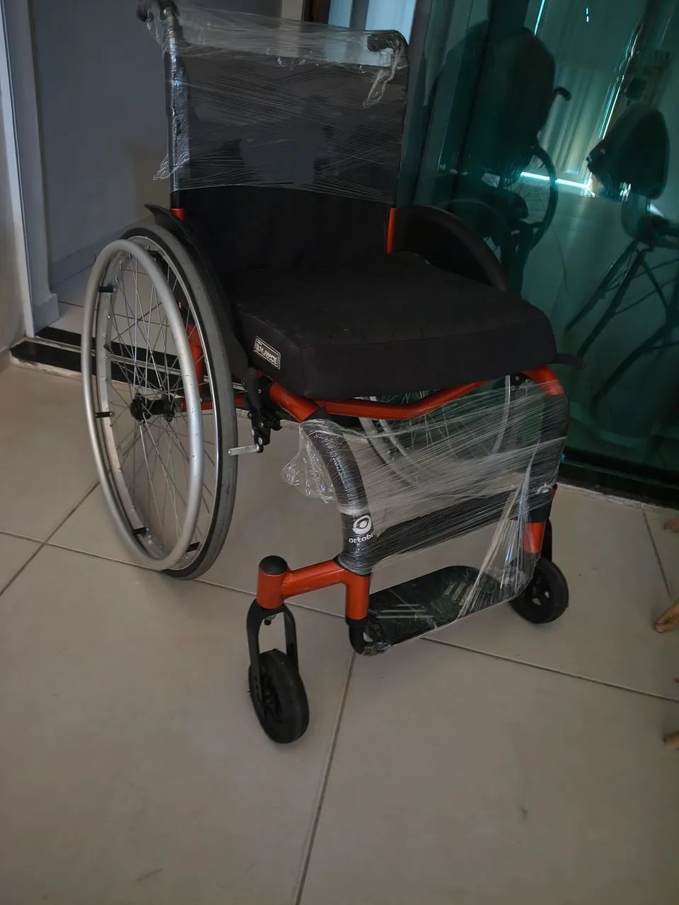 Cadeira de roda monobloco nova