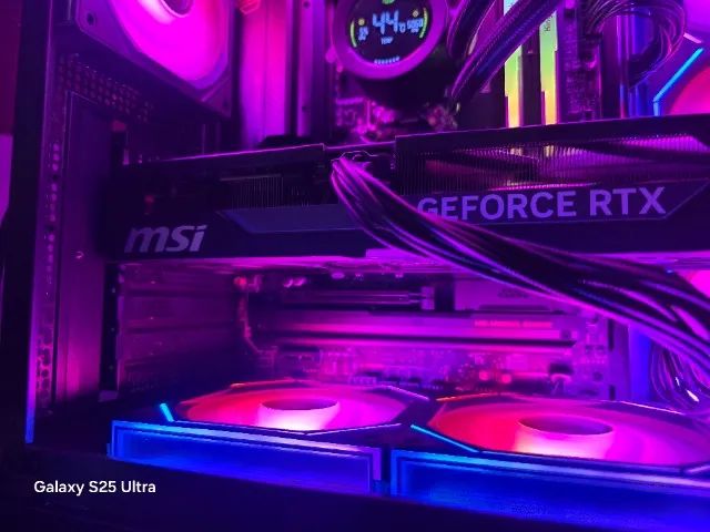 PC Gamer RTX 5070 MSI Ryzen 9 9950X3D WiFi e Bluetooth - Foto 4