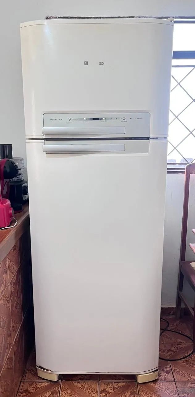 Geladeira Eletrolux Frost free DF48