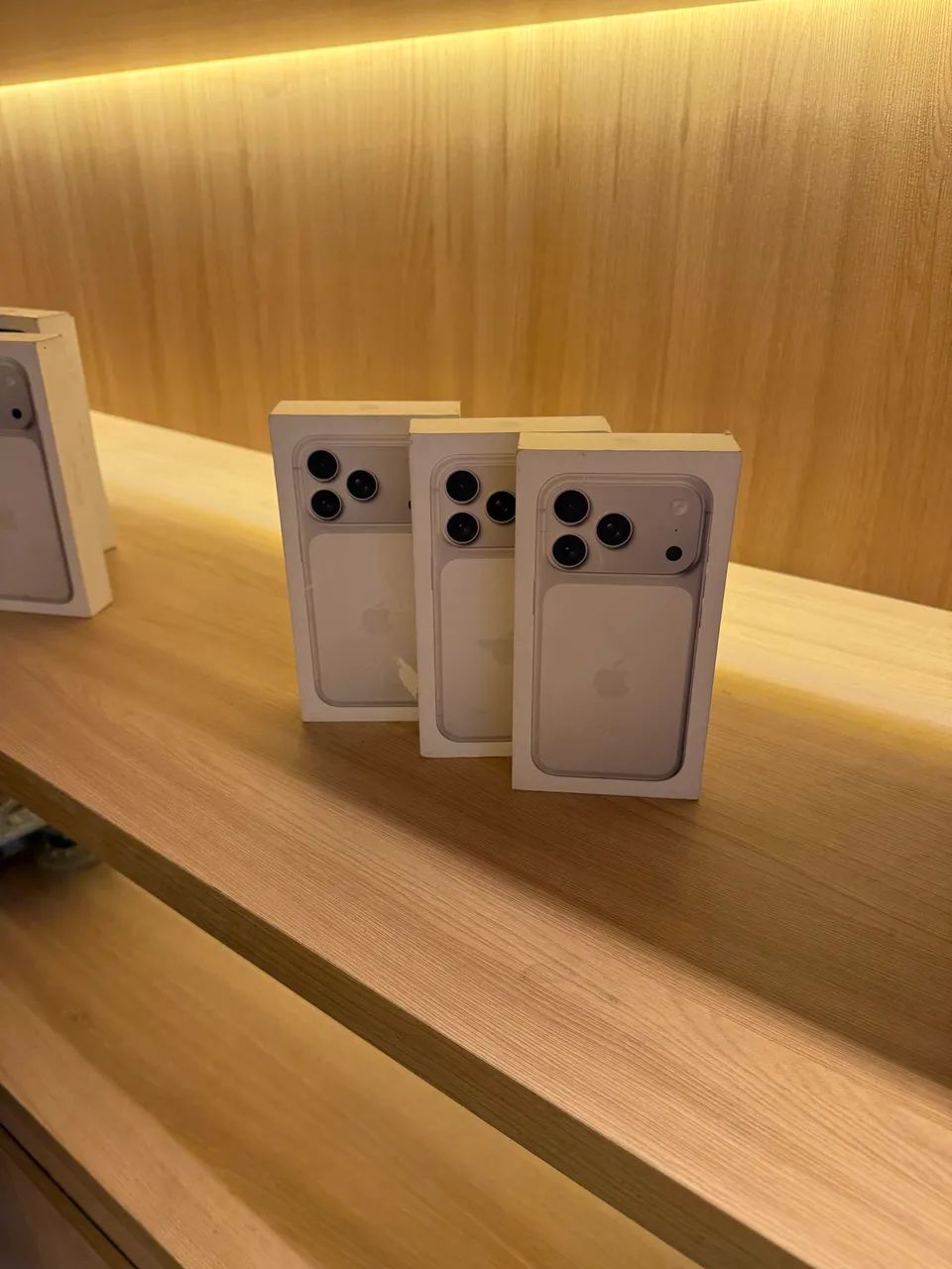 IPHONE 17 PRO MAX SILVER 256GB LACRADO  - Foto 4
