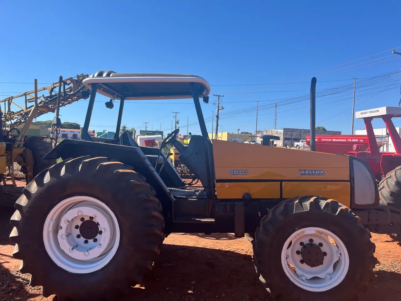 Trator Valtra BM 110 ano 2003 Revisado 