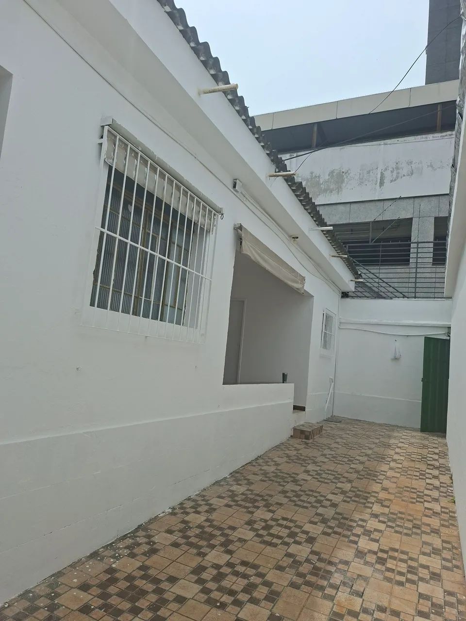 Alugo barracão 2 quartos no Esplanada